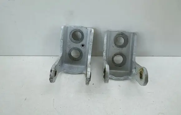 Peugeot 2008 II Rear door hinge set