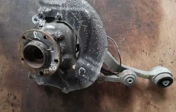 BMW 5 E60 E61 Front wheel hub