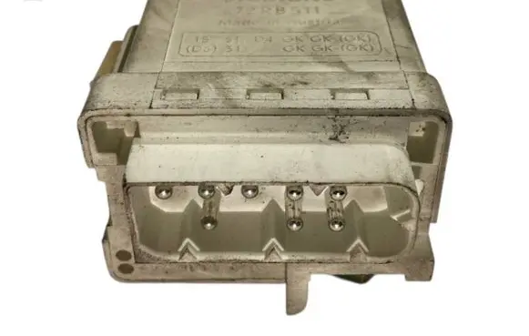 BMW 3 E46 Glow plug pre-heat relay 2247664