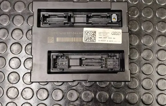 Audi A7 S7 4G Comfort/convenience module 4H0907064AP 5DK01056511