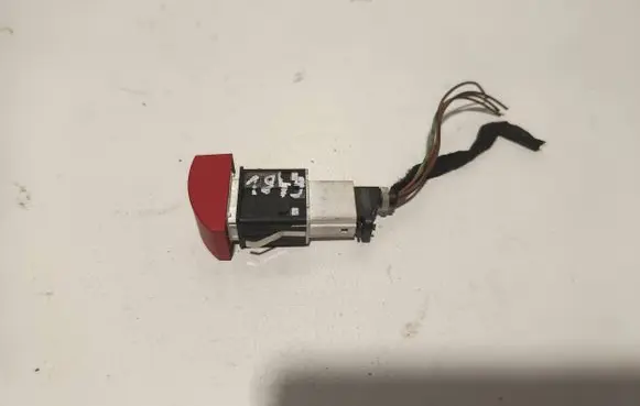 Skoda Octavia Mk2 (1Z) Hazard light switch 1Z0953235A