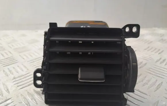 Toyota Auris 150 Dashboard side air vent grill/cover trim 5565002100B0