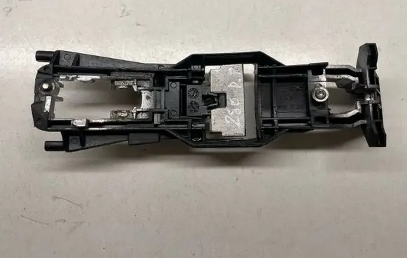 Mercedes-Benz E W211 Front door exterior handle/bracket 