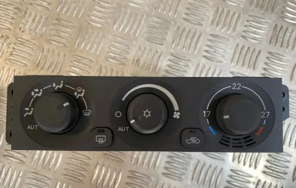 Mitsubishi Pajero Climate control unit MR500646 1464308800