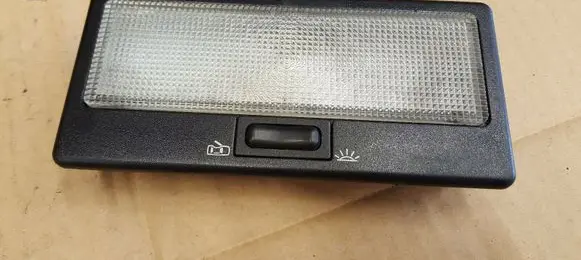 Volkswagen PASSAT B3 Front seat light 357947105