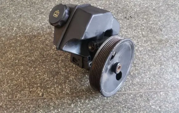 Volvo S40, V40 Power steering pump 9140244 26041023
