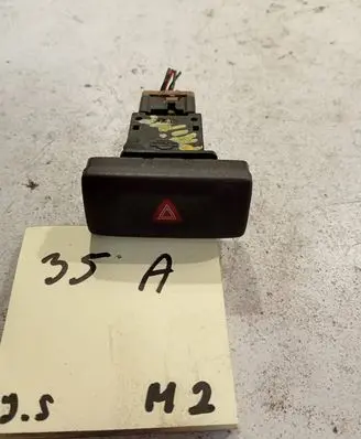 Nissan Primera Hazard light switch 30623426