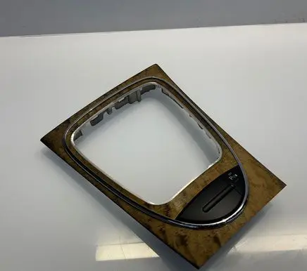Mercedes-Benz E W211 Gear shifter surround trim plastic A2116809136 2684A 2116809136