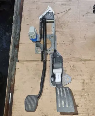 Ford Focus Brake pedal BV612467GB