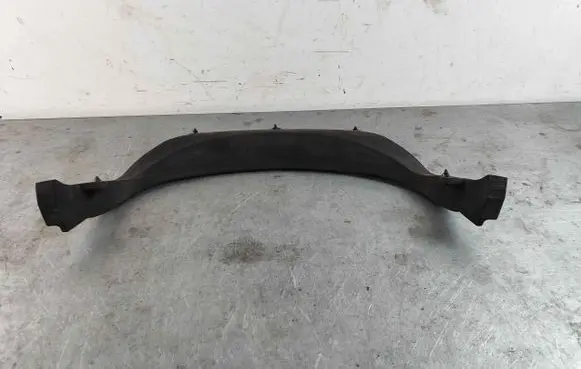 Jaguar F-Pace Engine hood trim T4A7375