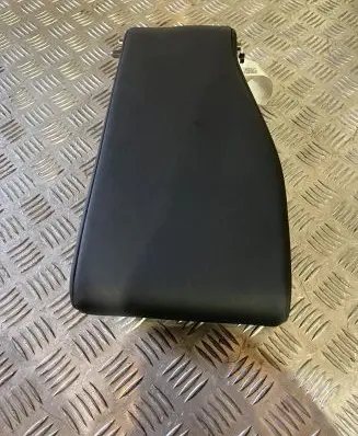 Mitsubishi Outlander Rear seat armrest 
