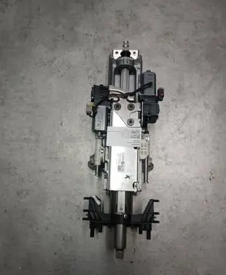 BMW 5 G30 G31 Steering wheel axle 7045955