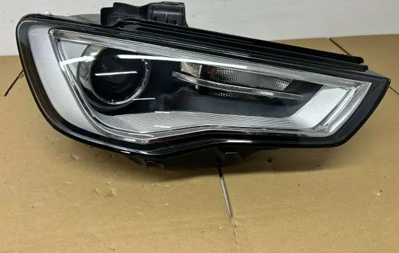 Audi A3 S3 8V Headlight/headlamp 8V0941006