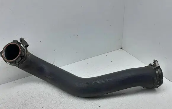 Audi Q7 4L Intercooler hose/pipe 7L6145737B