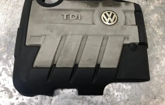 Volkswagen Golf VI Engine cover (trim) 03L103925AM