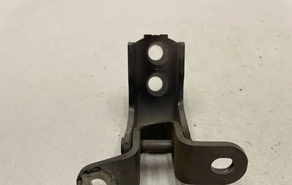Toyota Verso Front door upper hinge 