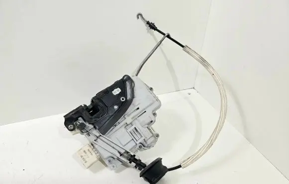 Audi A6 S6 C6 4F Front door lock 4F1837015