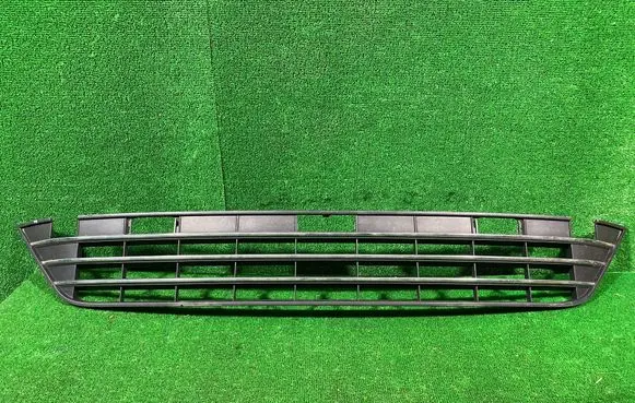 Volkswagen Touareg II Front bumper lower grill 7P6853677C