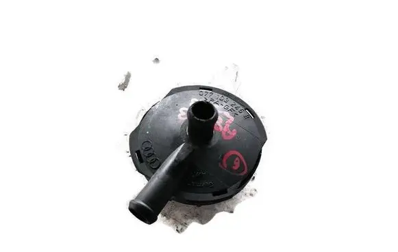 Audi A8 S8 D3 4E Breather valve 077103245B