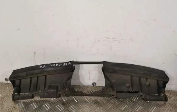Engine bonnet/hood lock trim molding