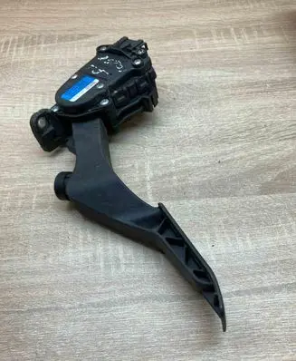 Volkswagen Transporter - Caravelle T5 Accelerator throttle pedal 7H1723503F 6PV008495