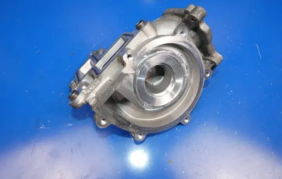 Mercedes-Benz E W213 Water pump A6542002300