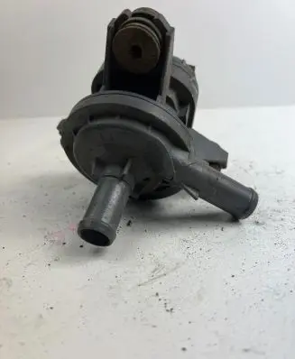 Toyota Prius (XW30) Electric auxiliary coolant/water pump 4904048020
