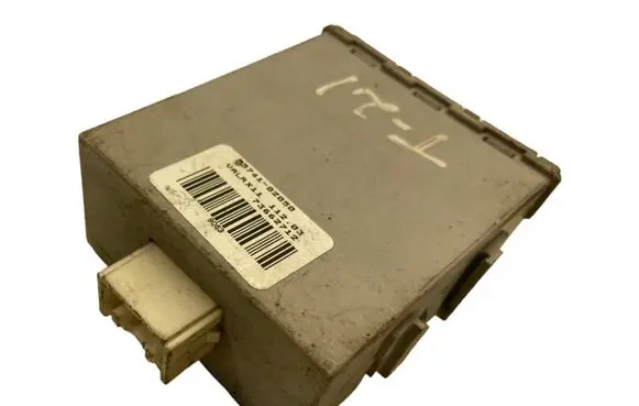 Toyota Corolla E120 E130 Door control unit/module 8974102050 73662712 11703