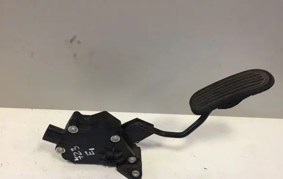 Lexus IS 220D-250-350 Accelerator throttle pedal 7811053010