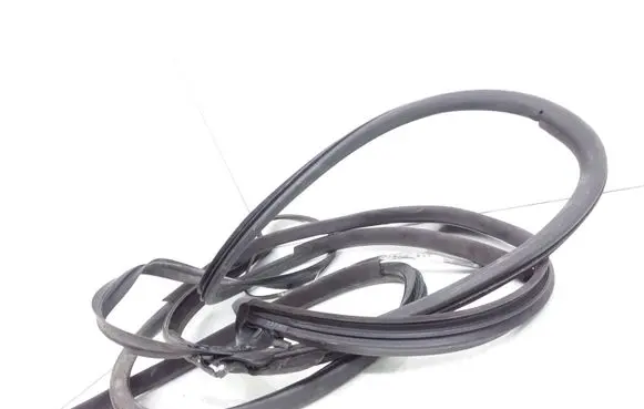 BMW 3 E46 Loading door rubber seal (on body) DP05253 DP05255 S5210022