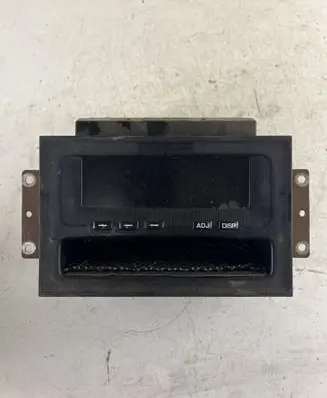 Mitsubishi Montero Screen/display/small screen MR512860 06140066
