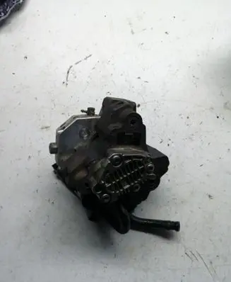 Volvo S60 Fuel injection high pressure pump 8642777