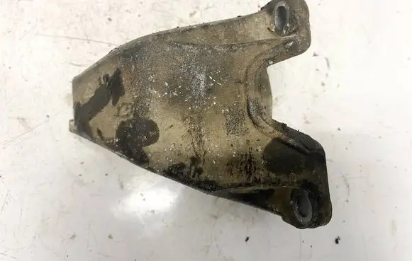 Audi A4 S4 B5 8D Engine mounting bracket 8d0399113ab