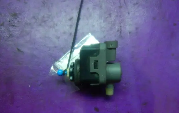 Nissan Primera Headlight level adjustment motor 7700420737