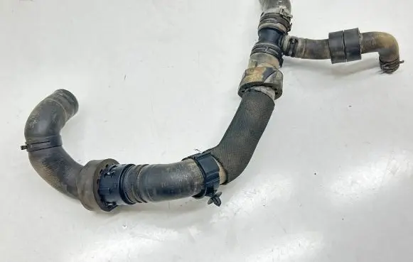Volkswagen Transporter - Caravelle T5 Engine coolant pipe/hose 3B0122291C