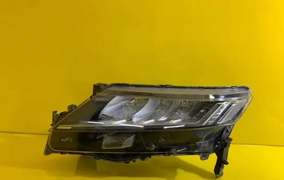 Mitsubishi ASX Headlight/headlamp 8301D481