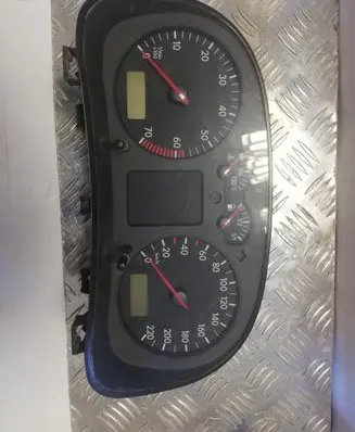 Volkswagen Golf IV Speedometer (instrument cluster) 1J0920801 0263618004 0413669098