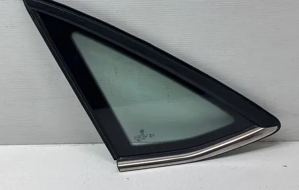 Volkswagen Jetta VII Rear side window E943R004584 17A845041
