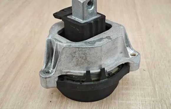 BMW X5 G05 Engine mount bracket 2987952