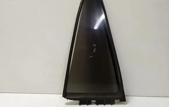 Toyota RAV 4 (XA30) Rear vent window glass 43R00122