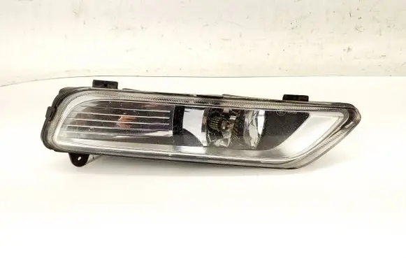 Volkswagen PASSAT B7 Front fog light