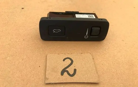 Volvo XC60 Tailgate opening switch P31376510 17W261 T17260022901