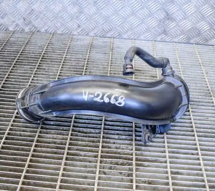 Ford Focus Air intake duct part CV619C623KA