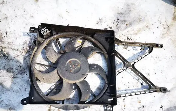 Opel Zafira B Radiator cooling fan shroud 13205941