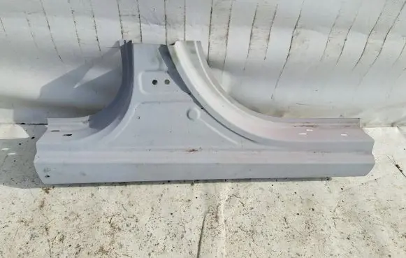 KIA Ceed Pillar (middle) 