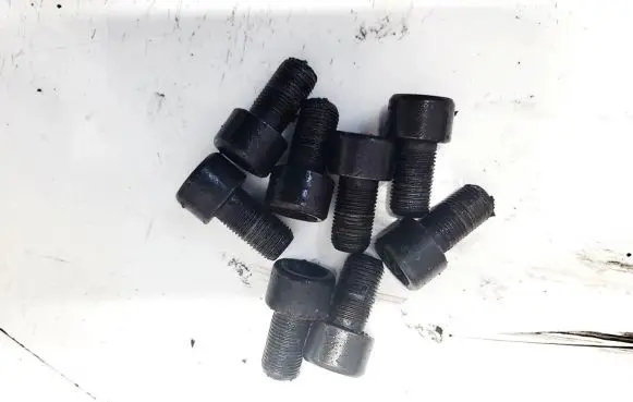 Nissan X-Trail T31 Nuts/bolts 
