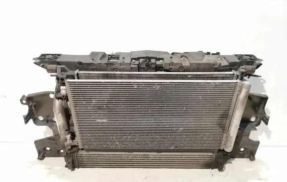 Renault Megane III Radiator support slam panel 752100004R M2117