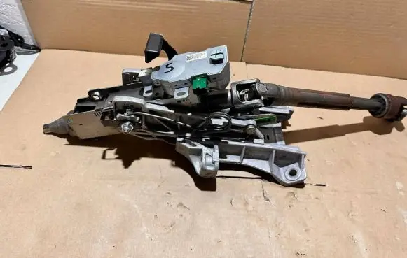 Volvo V60 Steering wheel axle p31340734