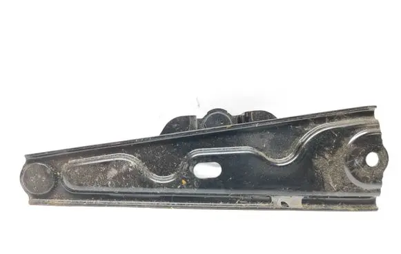 Toyota Auris 150 Other engine bay part