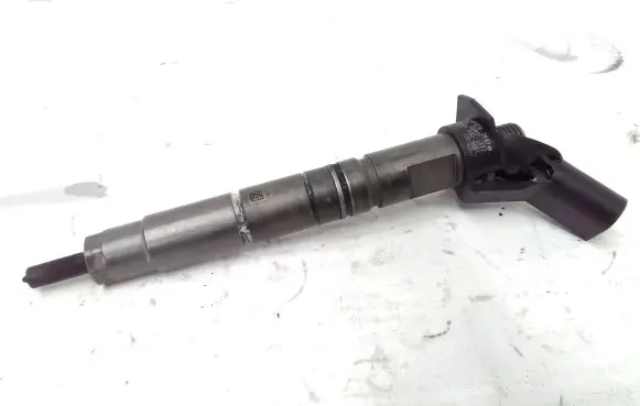 Mercedes-Benz GLC C253 Fuel injector A6510702987 0445117035